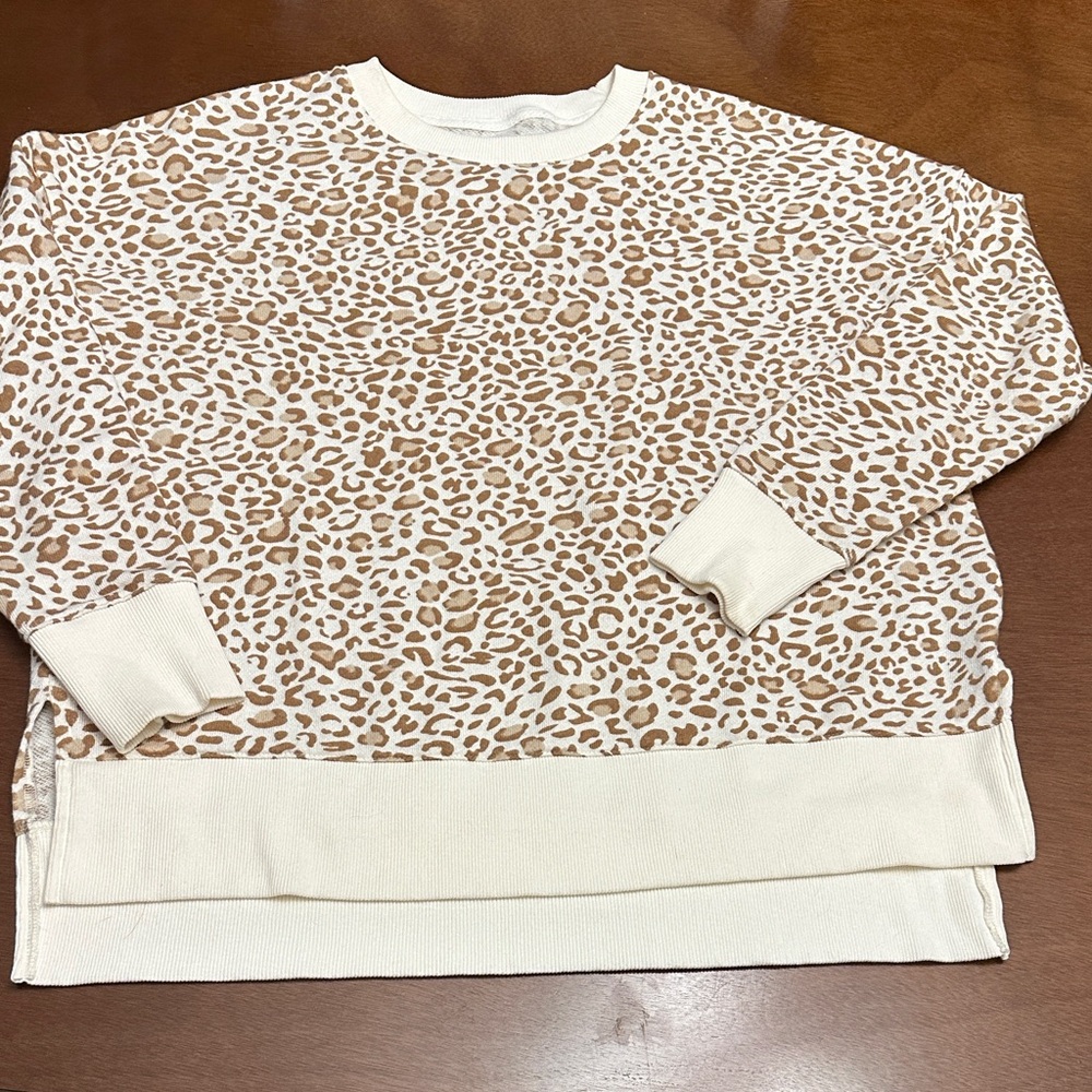 Time and Tru Cream Textured Top